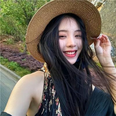 腰间持枪